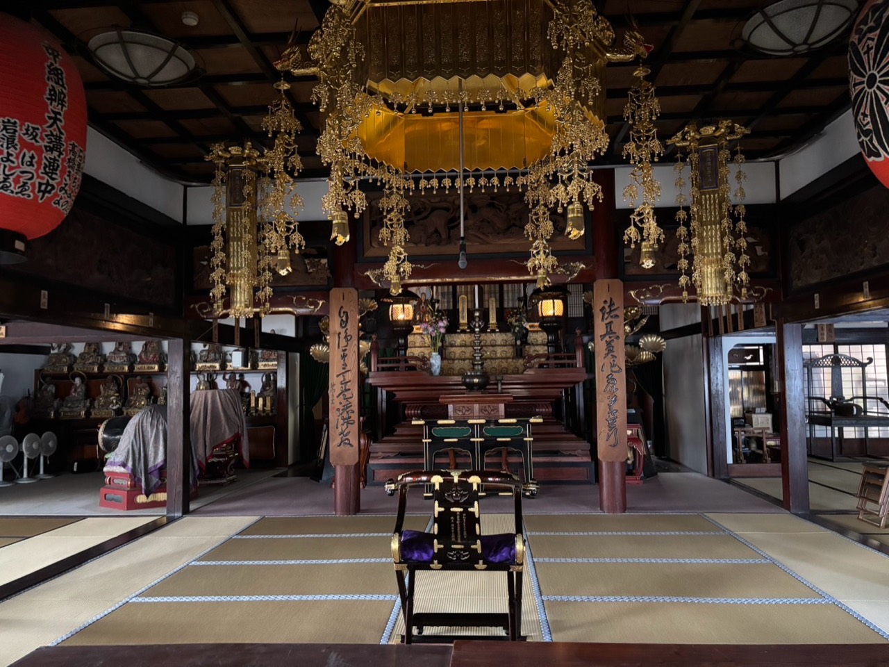 長雲寺本堂内
